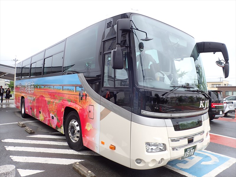 鴻巣市ラッピングバスが運行開始しました フラワーラジオ